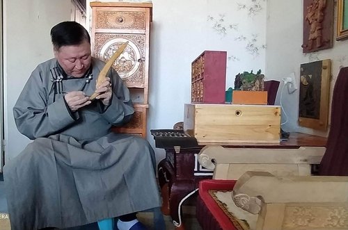 Уран зураг, сийлбэрийн хос морьтой эмч